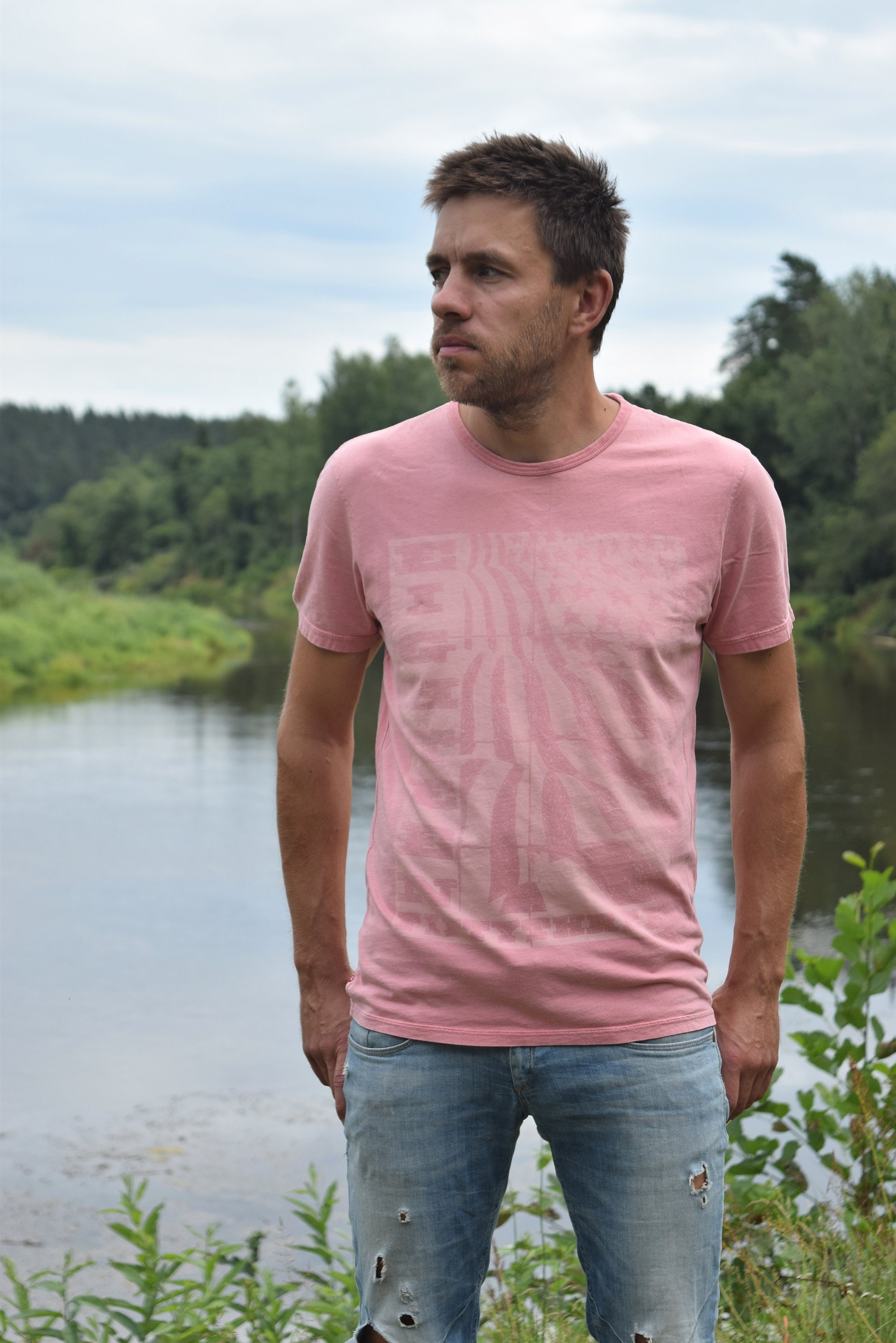 Vintage Levi's shirt - Pink t-shirt - Distressed Levi Strauss shirt - 80s clothing - Skate shirt - Streetwear - Medium size