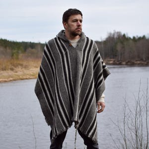 Handmade wool poncho, Gray hooded cape cloak, Gender neutral hand knitted autumn overlay - Men&#39;s MEDIUM size