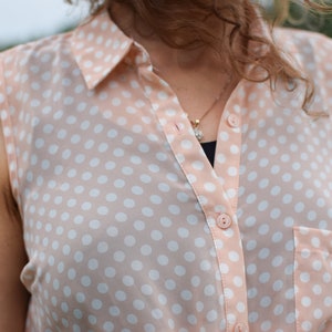 Champagne pink polka dot transparent summer blouse Retro country girl summer shirt Romantic sleeveless women's top Women's medium size image 9