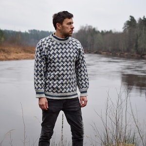 Handmade Nordic Wool Sweater: Vintage Knit Pullover, Men&#39;s Medium