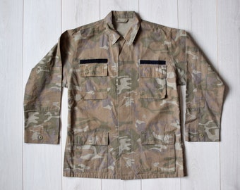 Military surplus camouflage jacket - Vintage army survivalist combat shirt - Men's medium size