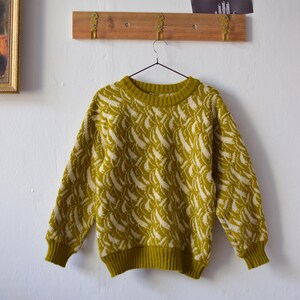 Handmade Vintage Wool Nordic Sweater: Women's Icelandic Pullover (M)