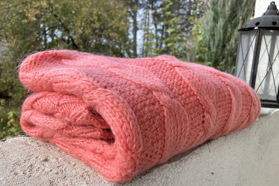 Cable knit pink sweater, 90s handmade jumper, vin… - image 2