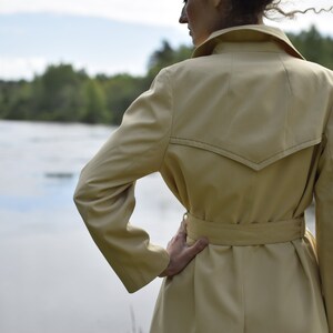 Charming vintage 70s trench coat Minimalist fashion example midi coat Beige women's autumn dust coat image 7