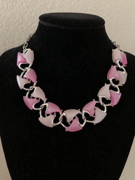 LUCITE NECKLACE PINK, Mid Century Shades of Pink L