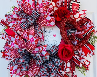 Valentines Day Wreath, Valentine Day Decor, Valentine’s Day Wreath, Gift for Her, Roses and hearts Wreath, Floral Heart Wreath, Be Mine