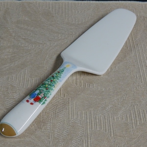 Mikasa Merry Christmas Cake Server: Bone China Serving Knife, Made in Japan