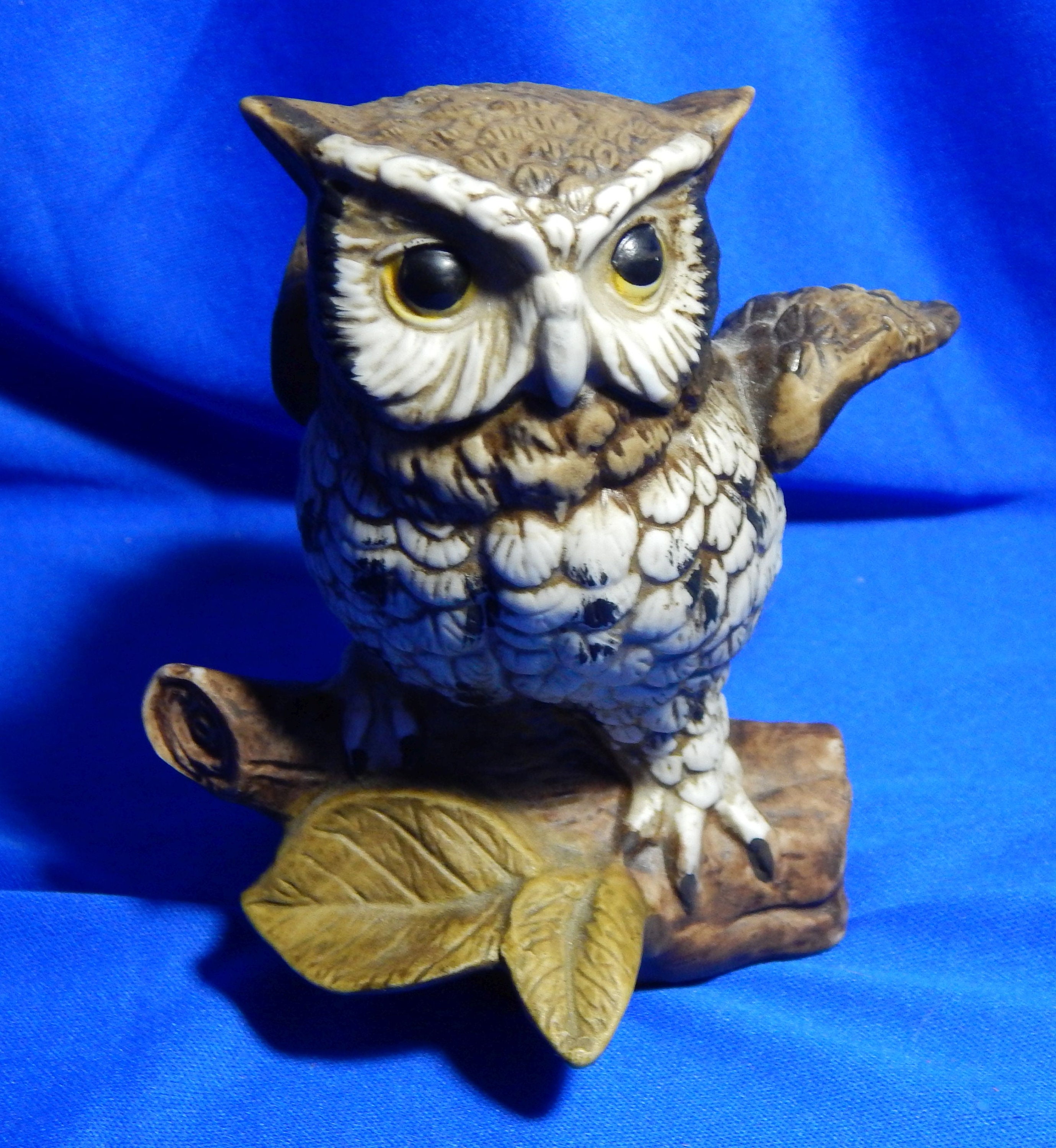 Homco Owl Figurines Porcelain Owls Set Of 2 Owls On Logs Etsy