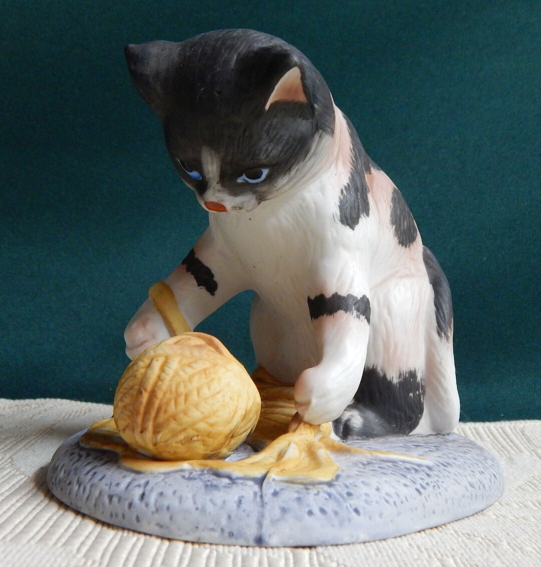Porcelain Cat Figurine Large Cat Figurine Franklin Mint Etsy