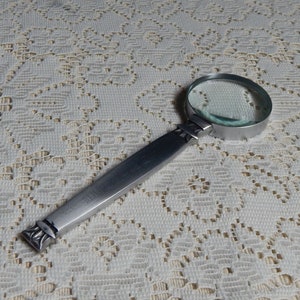 Vintage Late 1980's Small Magnifying Glass Unknown Mark 2 Glass Nice and  Clean With Chippy Edge but Doesnt Affect View -  Finland