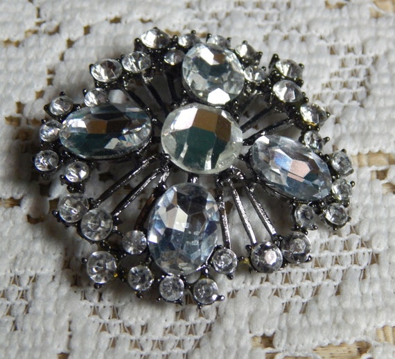 Rhinestone Lapel Brooch - Monet Flower Brooch - R… - image 3