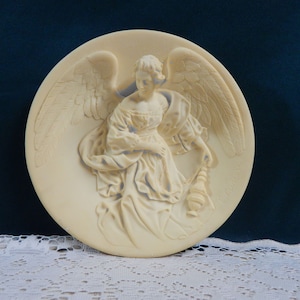 Studio Dante Alabastor Plate: Renaissance Madonna Angel, Bradford Exchange