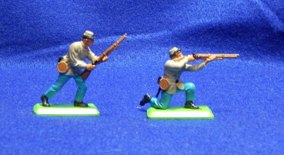 britains ltd deetail toy soldiers
