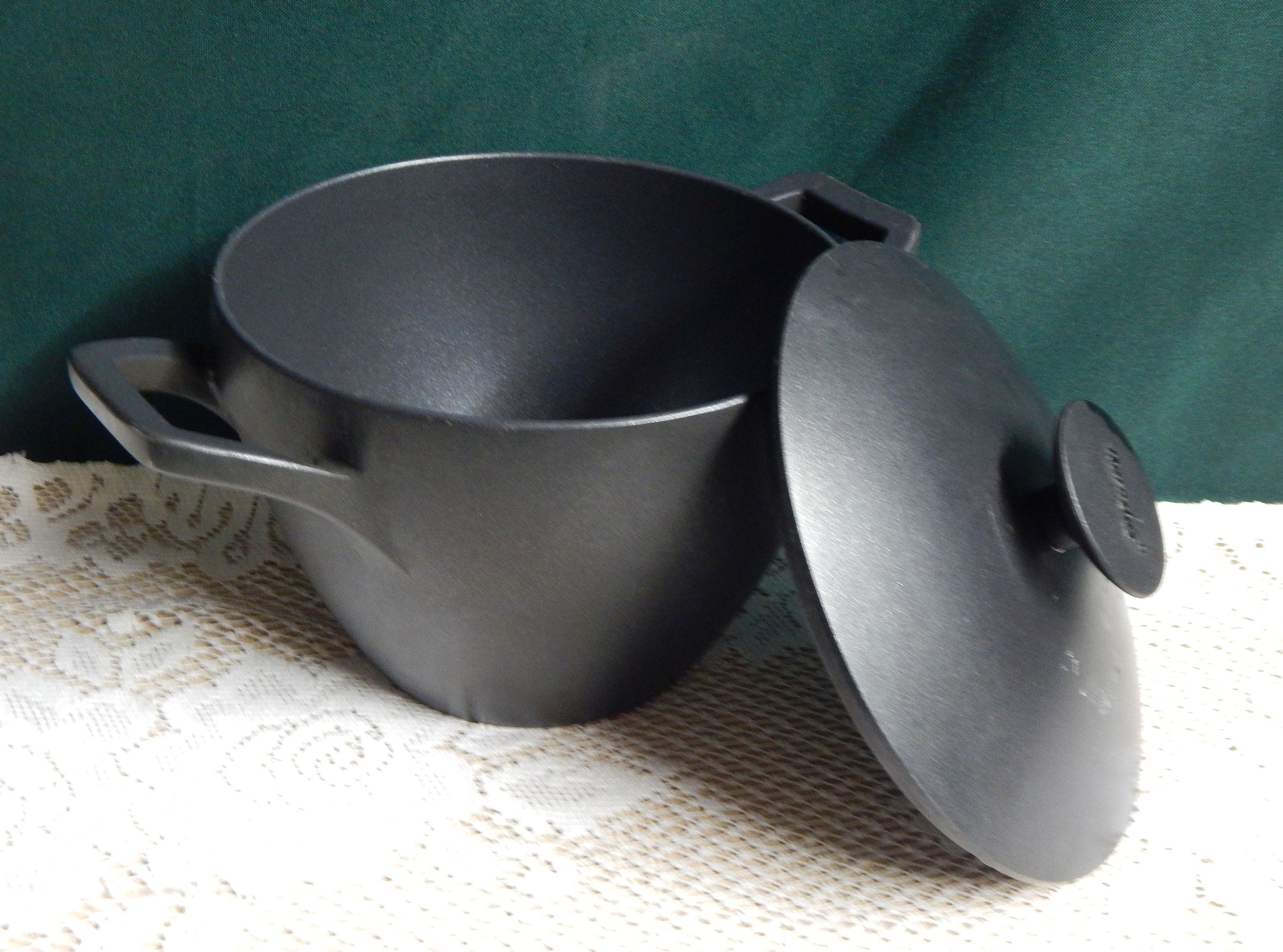 Jamaican Dutch Pot Cast Iron Dutch Pot Dutchie or Dutchy Made in Jamaica  and Free Shipping 