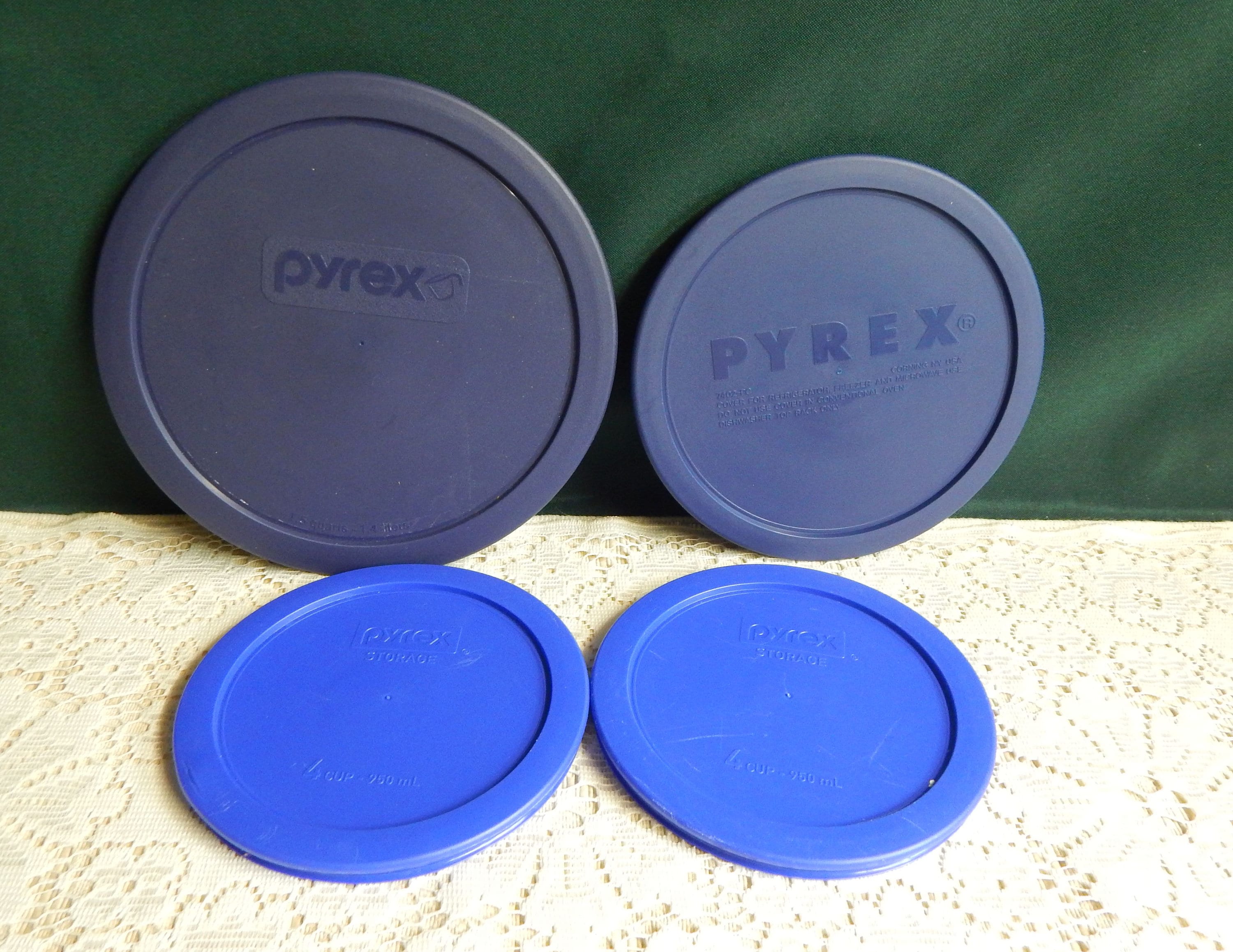 Pyrex Storage Deluxe 1-2/3-Cup Round Dish, Clear with Blue Lid