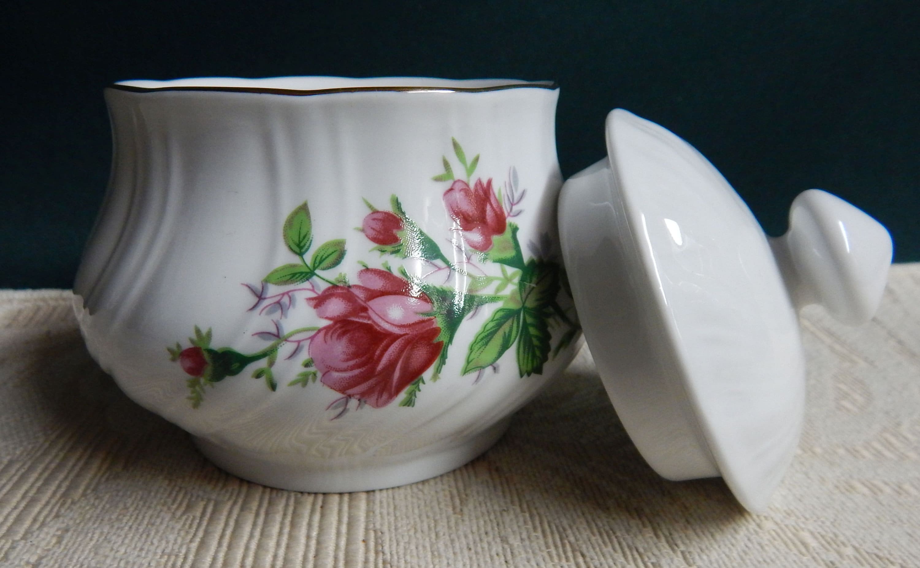 Lynns Sugar Bowl - Lynns Fine China Victorian Rose Lidded Lynns Sugar Bowl - Lynns Fine China Victorian Rose Lidded