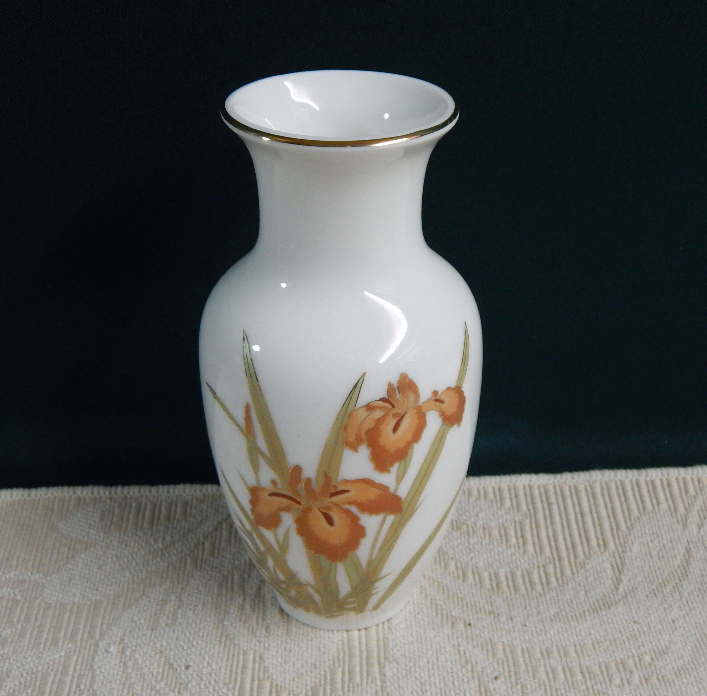 Home Décor 6 Bud Vase Floral Table Vase Orange Peach Irises Made in