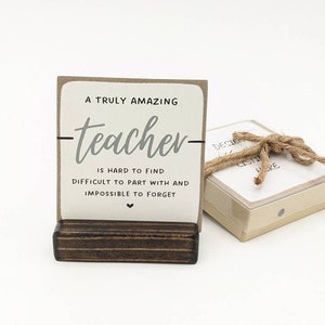Il est difficile de trouver un professeur extraordinaire, police de caractères, cadeau de remerciement, carte de professeur, cadeau pour professeur, message dans une boîte, cadeau personnalisé