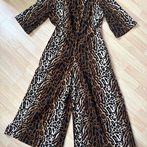 Sale 1970s Vintage Loll Ease Cheetah Print Lounge Jumper