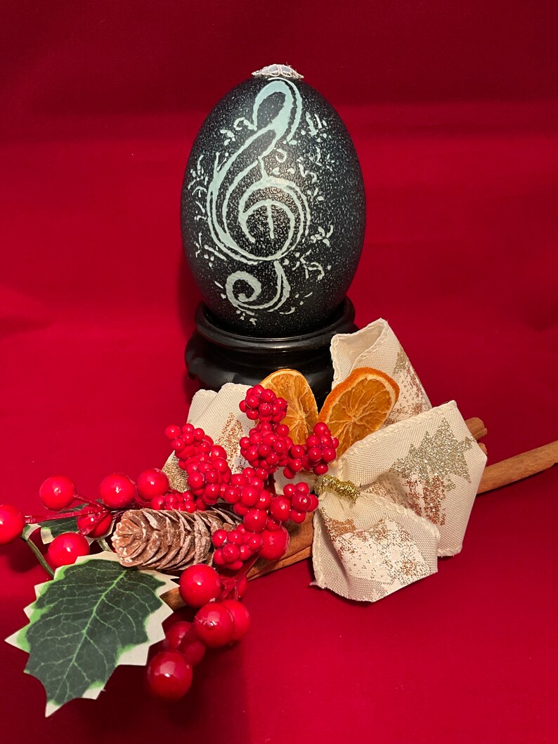 Emu eggs decorated by hand, unique pieces image 3