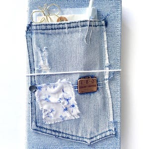 Jeans Travelers Notebook. (Notebooks are included) but ( Pen and Notepad not included)