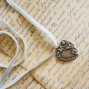 1980s/1990s Morning Sky heart choker necklace | vintage velvet choker | vintage 90s heart pendant necklace | vintage art nouveau necklace