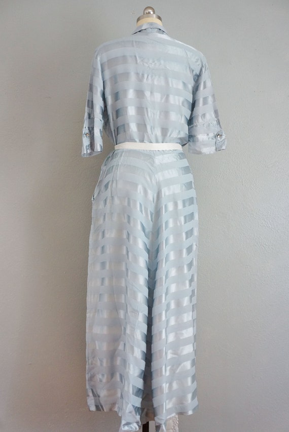 1950s Mode O'day blue rayon dressing gown | vinta… - image 8