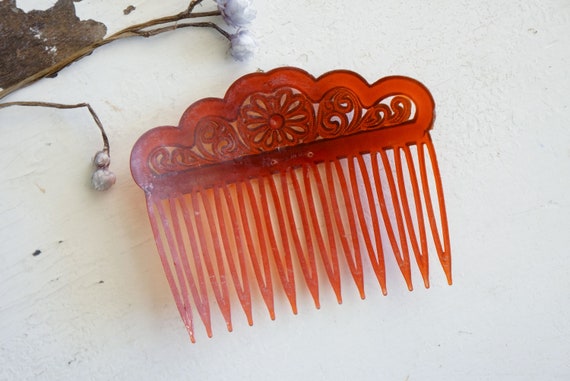 1970s Medallion art deco style hair comb | vintag… - image 5