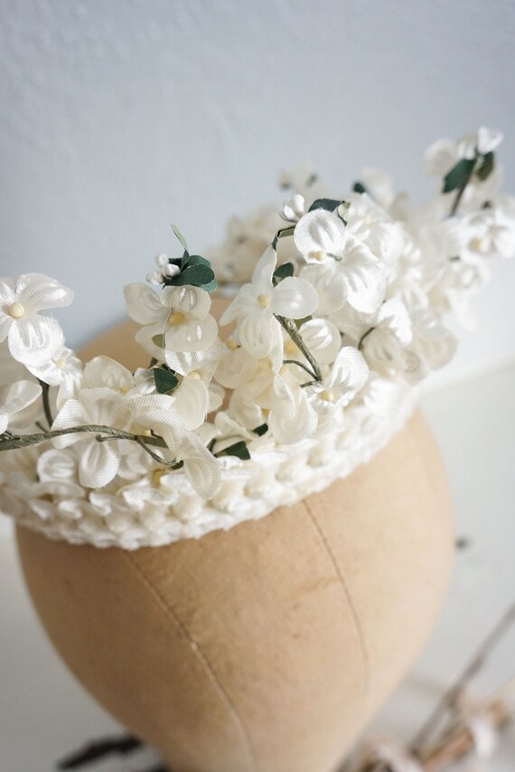 1950s Conte de Fees white floral crown | vintage 50s bridal flower crown | 50s vintage velvet flower crown | 50s velvet bridal crown View 3