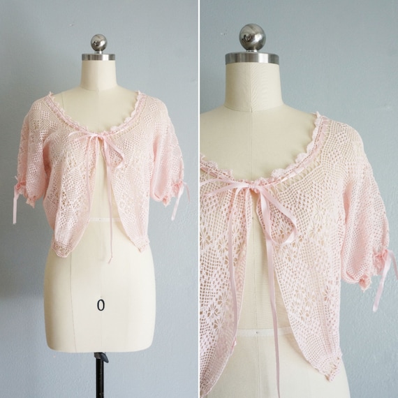 1950s Beautiful Dream pink crochet bed jacket | vi