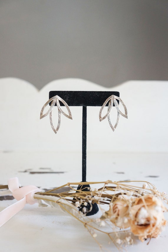 Vintage Lotus Flowers sterling silver earrings | vintage 90s sterling silver flower earrings | 1990s sterling silver lotus flower earrings