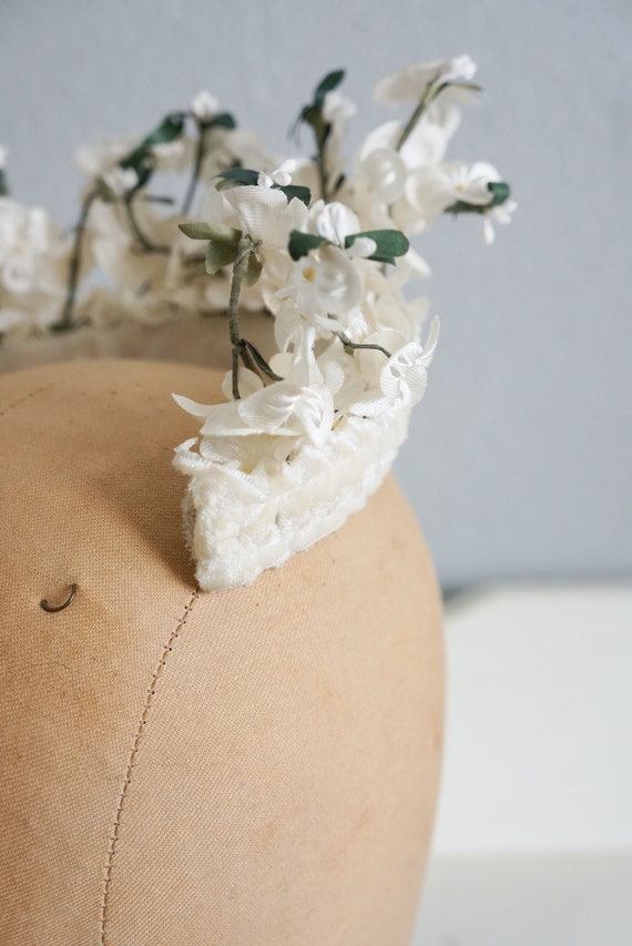 1950s Conte de Fees white floral crown | vintage 50s bridal flower crown | 50s vintage velvet flower crown | 50s velvet bridal crown View 6