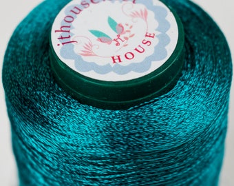 Hilo JThouse "Viscosa Italiana". Color 74735, Turquesa Brillante. Peso de un ovillo: 50 gramos.