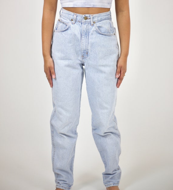 chic mom jeans