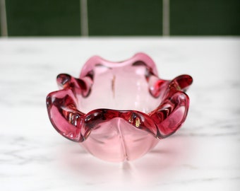 Mid century MURANO glass decorative bowl with pink tones