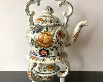 Nederlandse vintage folklore theepot, theepot met fornuis Nederlandse Delfts steengoed theepot, folklore theepot, Holland theepot, Nederlandse roots, antieke stijl