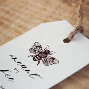 Plantilla de etiqueta de agradecimiento de tarro de miel destinada a la etiqueta de agradecimiento de boda de abeja El amor es dulce Etiquetas de regalo Favor de boda de tarro de miel Etiqueta de miel imprimible