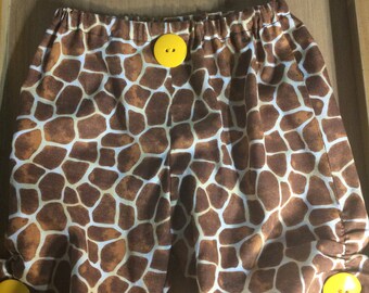 Baby Giraffe Print  Safari Crop Pants and Headband for baby girl, gathered detail and yellow buttons. Size  9-12M , two pieces , ships free