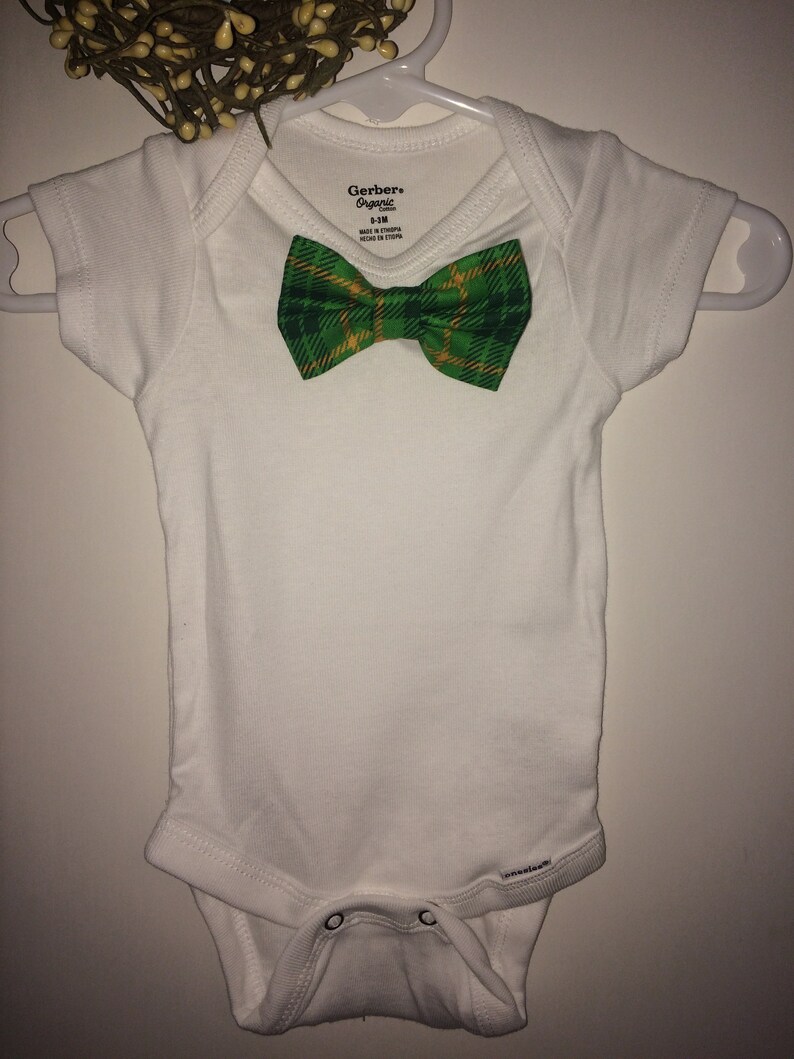 size 0-3m Luck of the Irish newborn onesie free shipping St Patrick/'s day Onesie w attached green Plaid bow tie for newborn baby boy