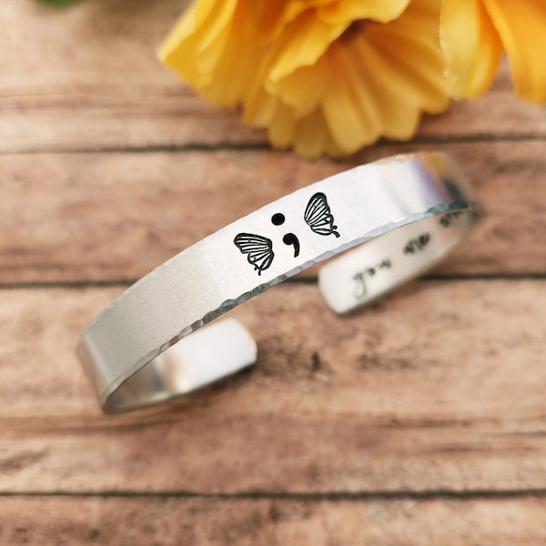 Pulsera de punto y coma, eres suficiente, proyecto punto y coma, tu historia aún no ha terminado, joyería de punto y coma, conciencia sobre la salud mental