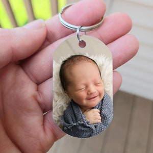 Dubbelsidig fotonyckelring, personlig bildnyckelring, personliga presenter till henne, mors dag-present från barn, mors dag-present till mormor bild 2