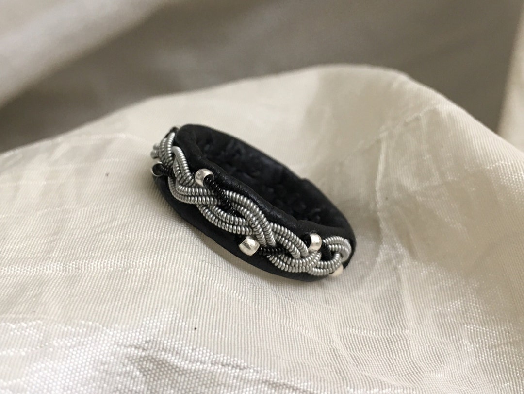 Sami Rind Nordic Sami Ring: Reindeer Leather & Pewter Thread - Etsy