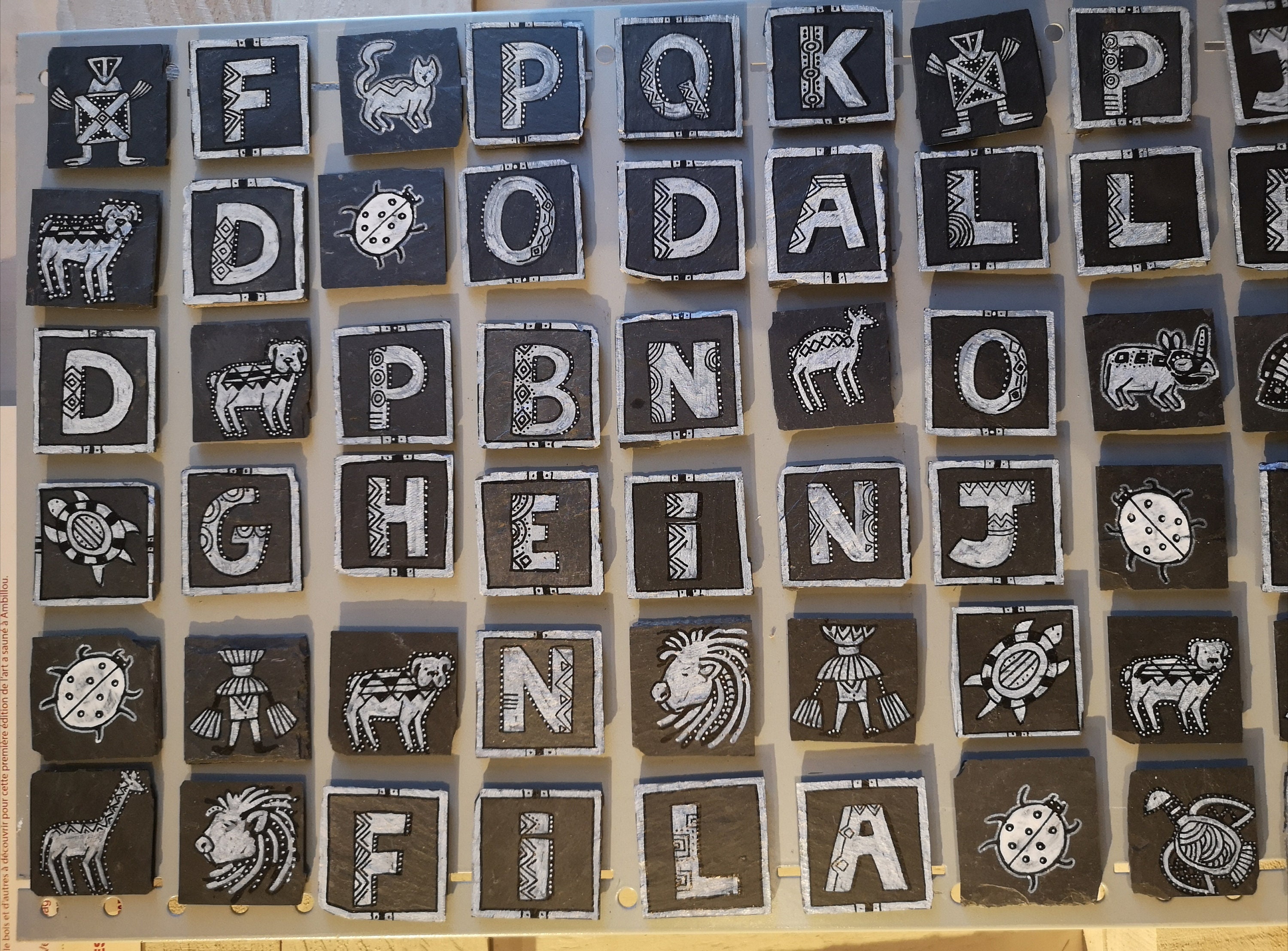 Lot de 10 Magnets Décoratifs en Ardoise, Différents Modèles