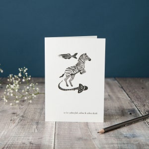 Z wie Zebra, Zebrahai und Zebrafisch! typografisch Tukan Karte, monochrome schwarz-weiß Karte, Tukan Illustration