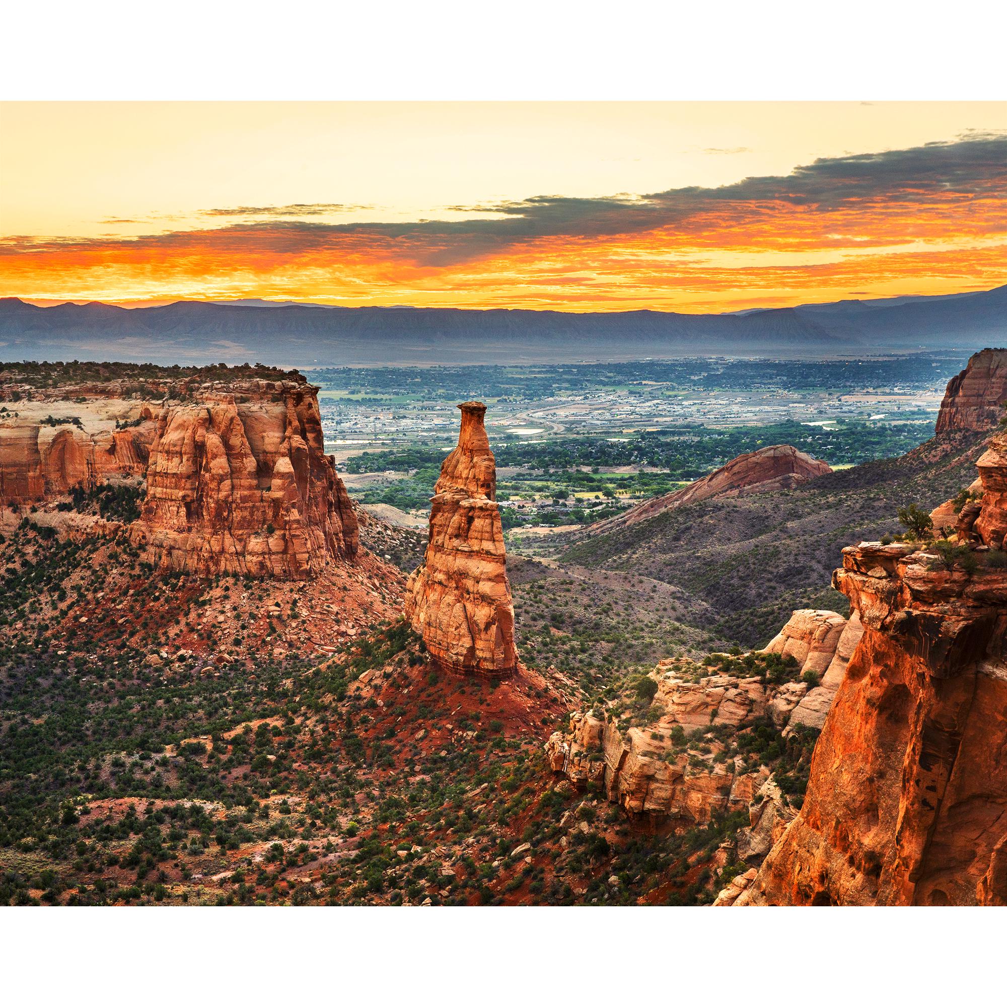 Colorado National Monument Photo, Independence Monument Sunrise