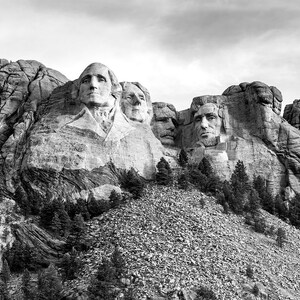 B&W Mount Rushmore Print, Black and White Mount Rushmore View, Black Hills South Dakota Wall Art, South Dakota Photography, Keystone SD Art