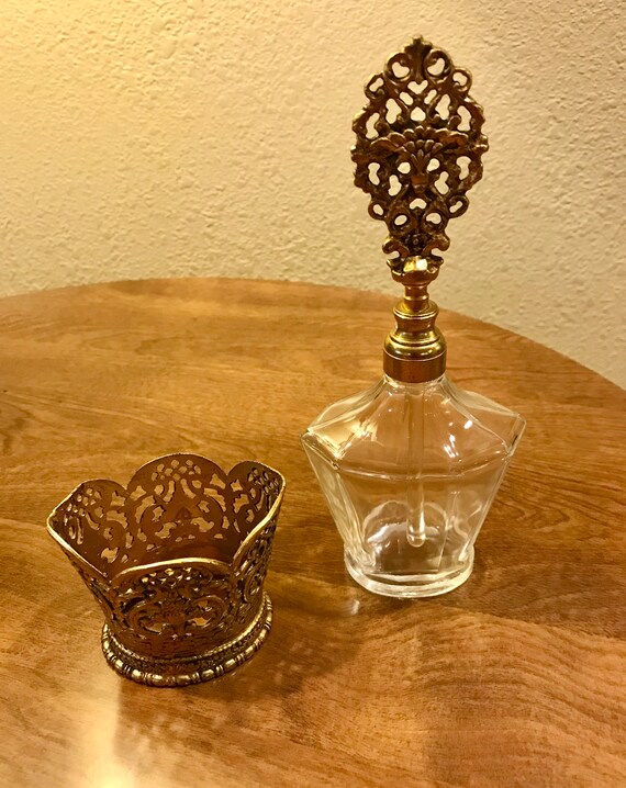 Beautiful Vintage Gold Filigree Perfume Bottle wi… - image 3