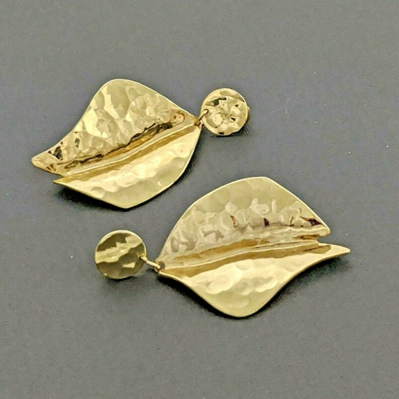 Vintage Leaf Earrings Hammered Gold Tone Figural … - image 2