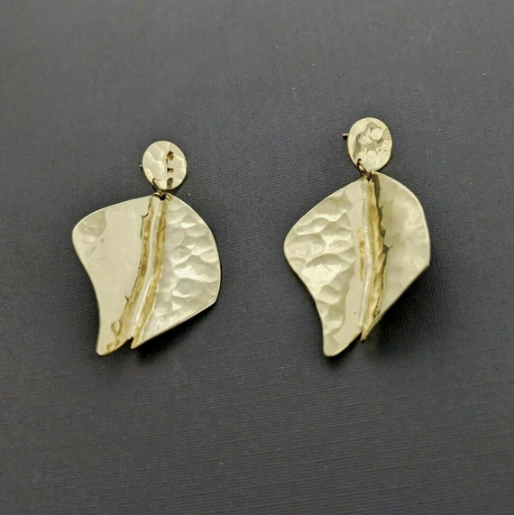 Vintage Leaf Earrings Hammered Gold Tone Figural … - image 1