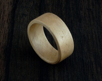 One colour Wood Rings – MIDDLE BEIGE figured maple wood Medium Size wood veneer marquetry ring